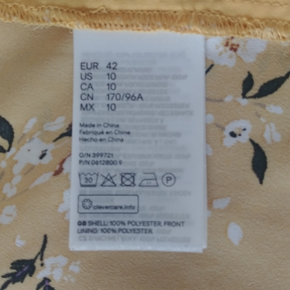 H&M Ladies Floral Design Light Shirt - Picture 8 of 9